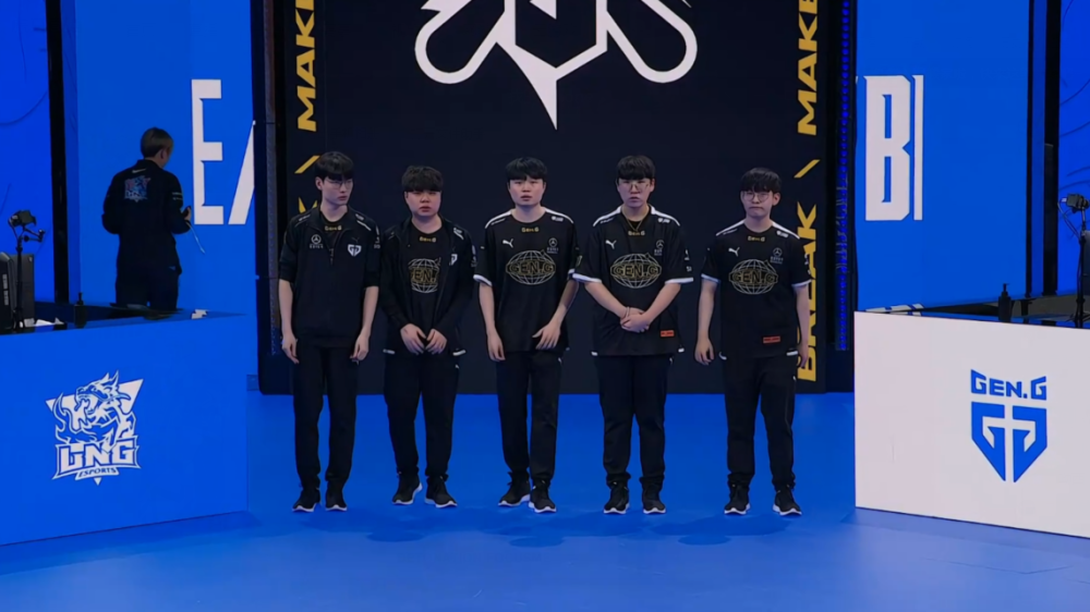 中占有一席 中占有一席